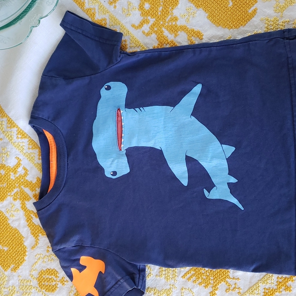 Mini Boden shark shirt 2-3Y